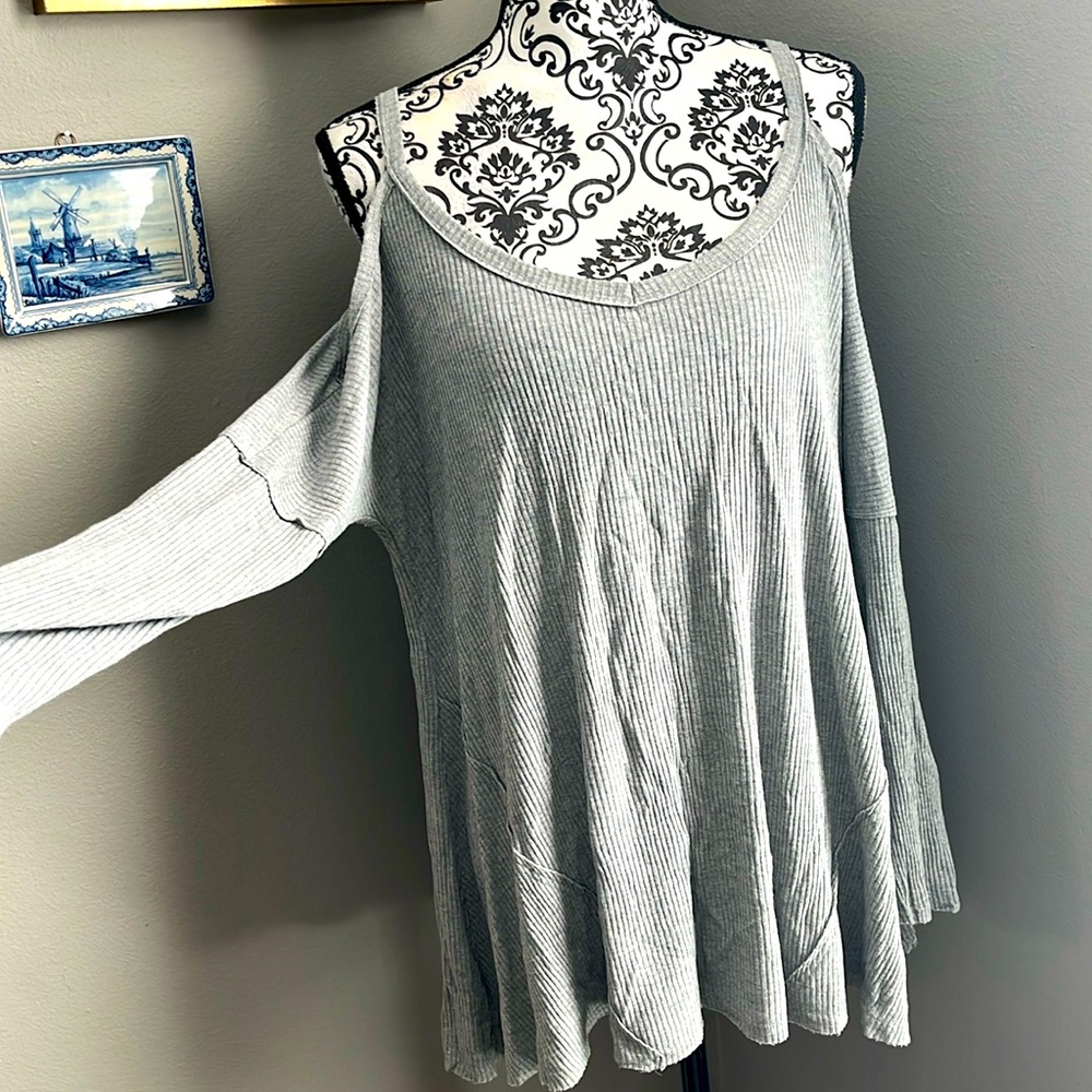SHEIN Grey cold shoulder long sleeve ribbed top